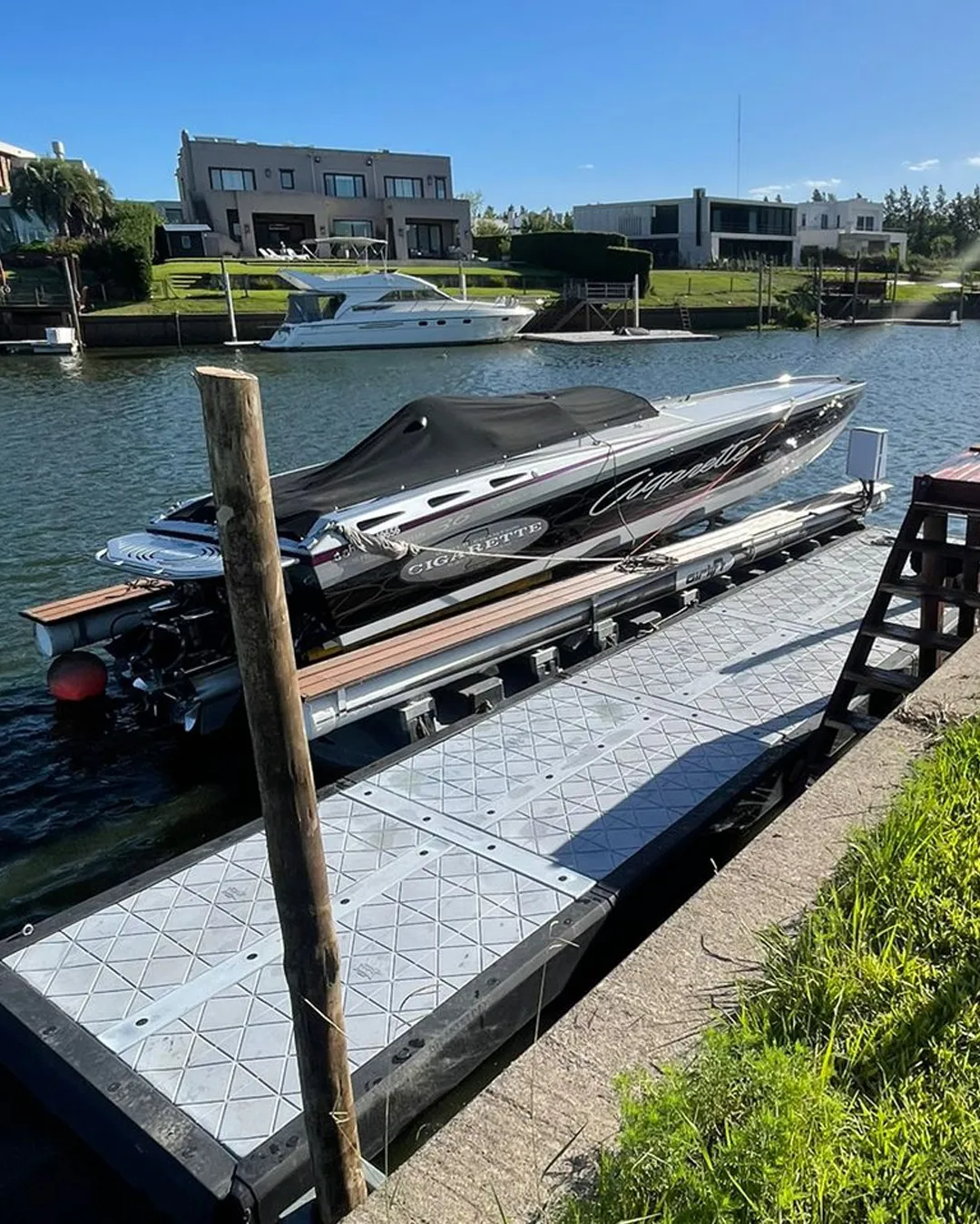 atlantifloat_1709134906_3312786160713975611_16898881909